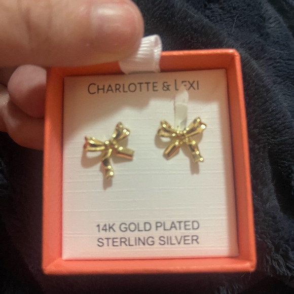 Charlotte & Lexi Gold Bow Earrings - Picture 1 of 3